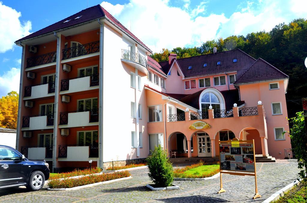Sonyachna Polyana Hotel Екстериор снимка