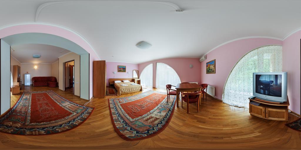 Sonyachna Polyana Hotel Екстериор снимка