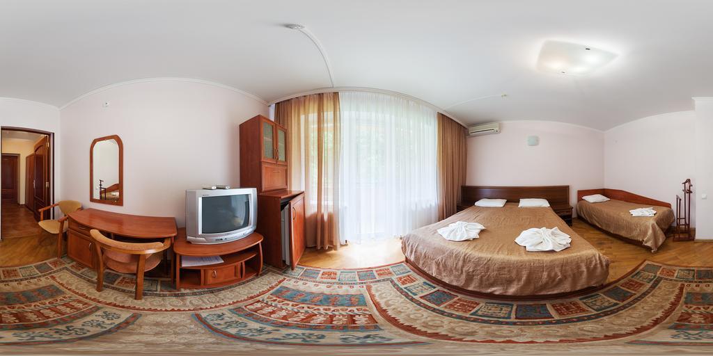 Sonyachna Polyana Hotel Екстериор снимка